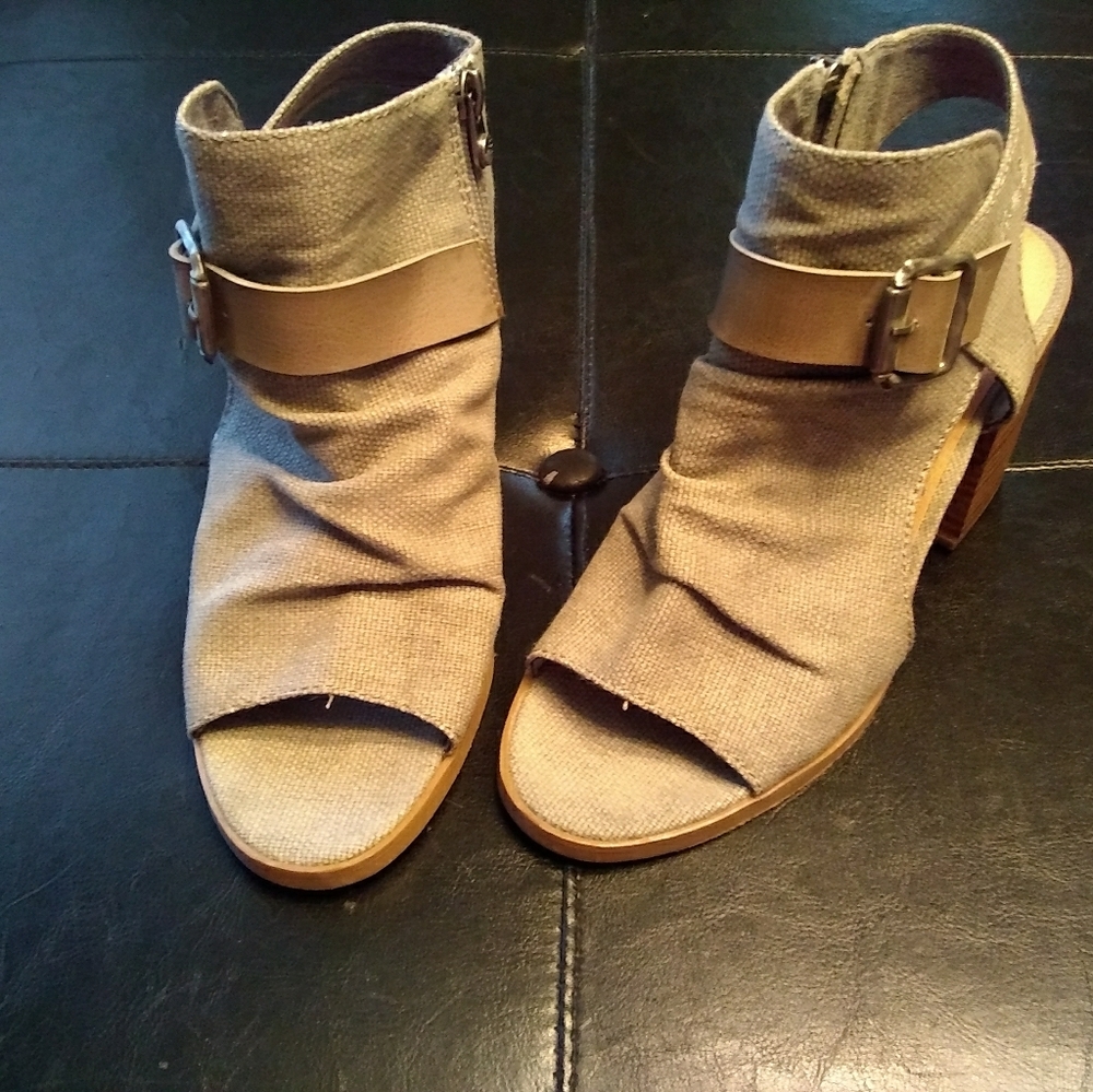 Blowfish open toe canvas shoe